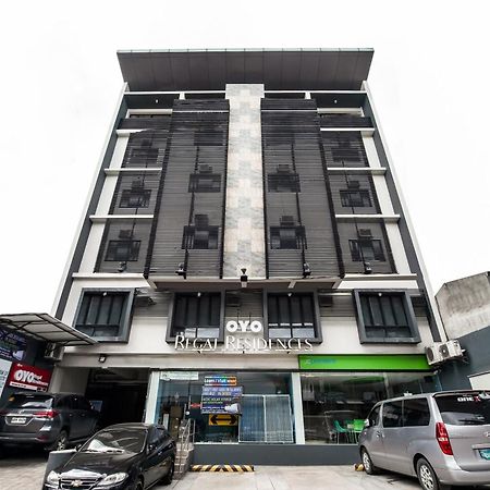Oyo 136 Regal Residences Кесон-Сити Экстерьер фото